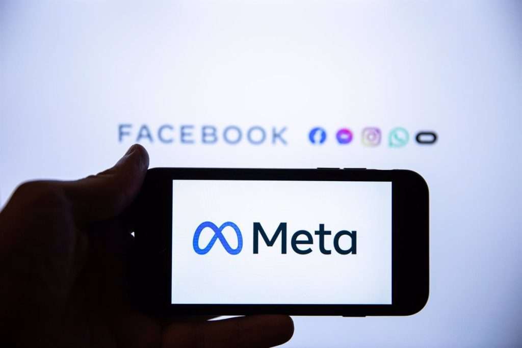 Mark Zuckerberg, CEO de Meta, ha mostrado su interés en aumentar la inversión en Inteligencia Artificial (IA). En el marco de esta ambición, la compañía también planea utilizar anuncios y contenido de pago en sus interacciones con tecnología IA en sus servicios, como el Asistente Meta AI, con el fin de generar ganancias.