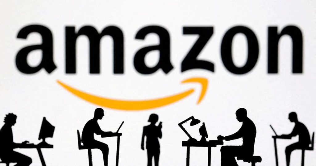 Los trabajadores del servicio de atención al cliente de Amazon están preocupados de estar entrenando a sus reemplazos de IA